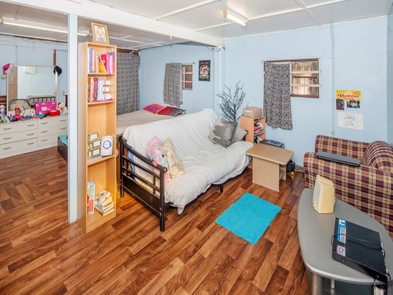 495 Broadwater Road, Mansfield QLD 4122