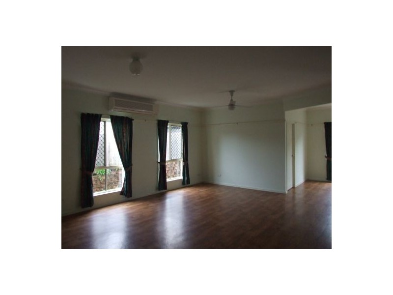 11 Pleasant Place, Wishart QLD 4122