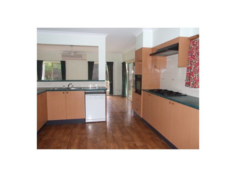 11 Pleasant Place, Wishart QLD 4122