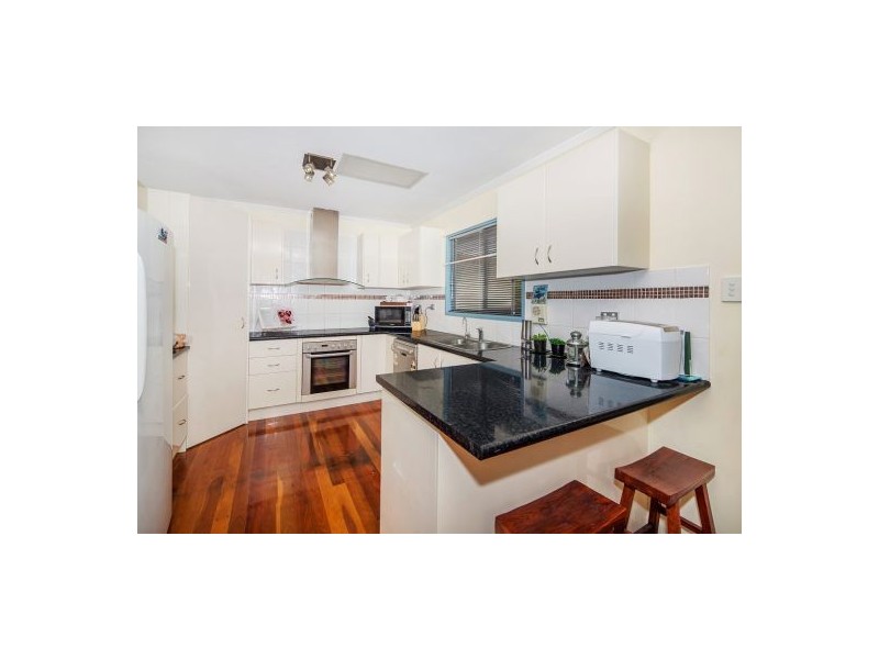 80 Valentia Street, Mansfield QLD 4122