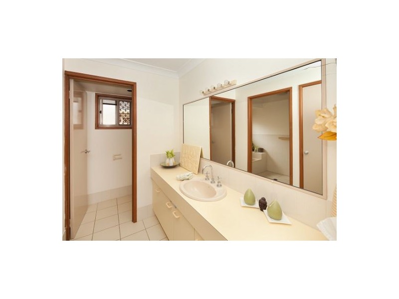 46 Barcelona St, Wishart QLD 4122