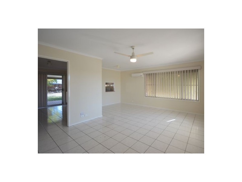 41 Meadowlands Road, Carindale QLD 4152