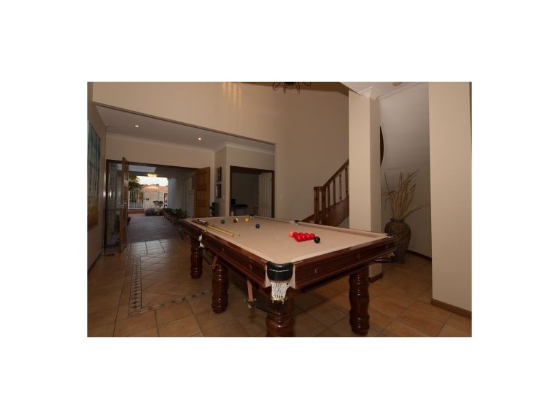 8 Drysdale Cl, Mackenzie QLD 4156