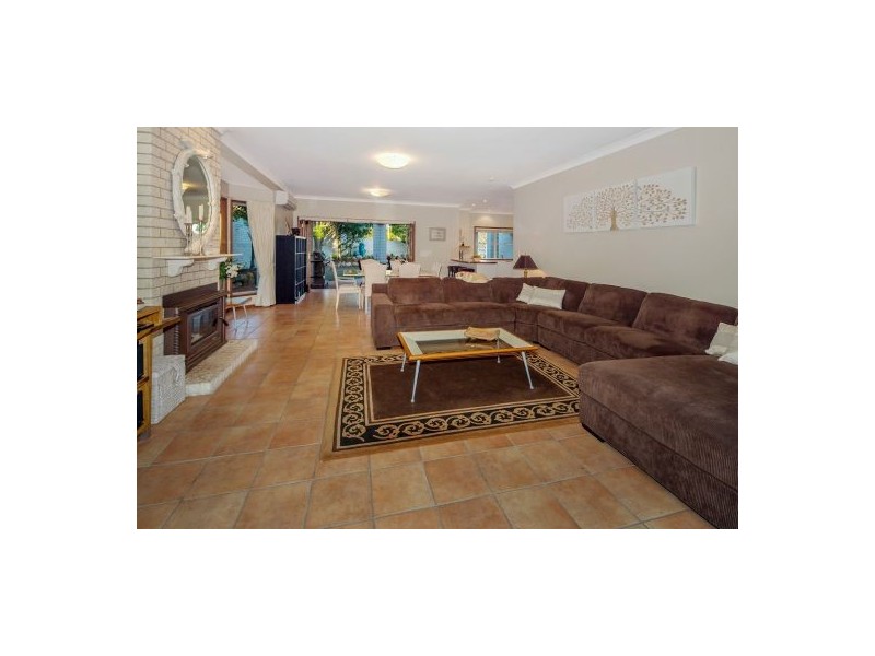 8 Drysdale Cl, Mackenzie QLD 4156
