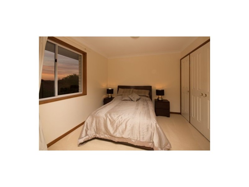 8 Drysdale Cl, Mackenzie QLD 4156