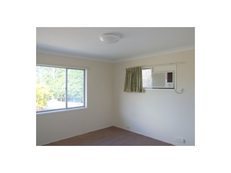 2 Acron Street, Macgregor QLD 4109