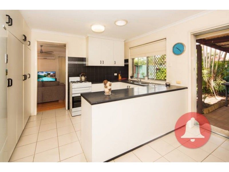 527 Broadwater Road, Mansfield QLD 4122