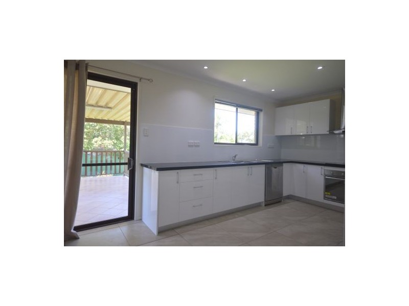 6 Pavuvu Street, Mansfield QLD 4122