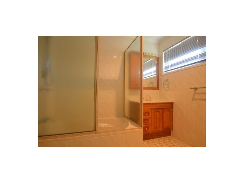 6 Pavuvu Street, Mansfield QLD 4122