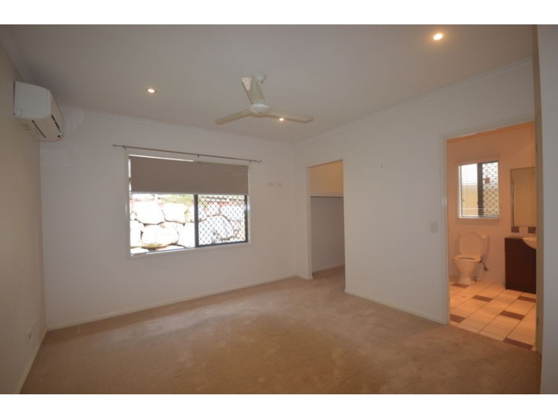 15 Mozart Place, Mackenzie QLD 4156