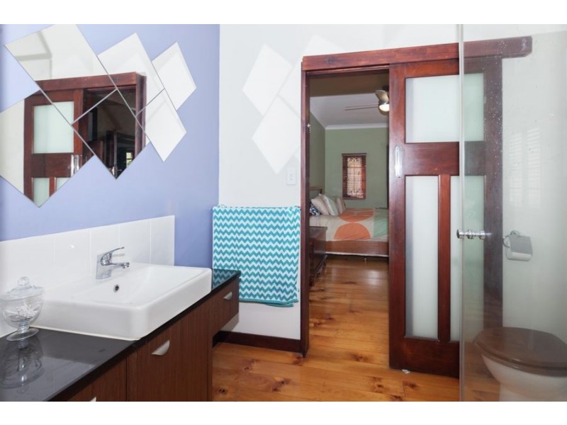 50 Amelia Street, Coorparoo QLD 4151