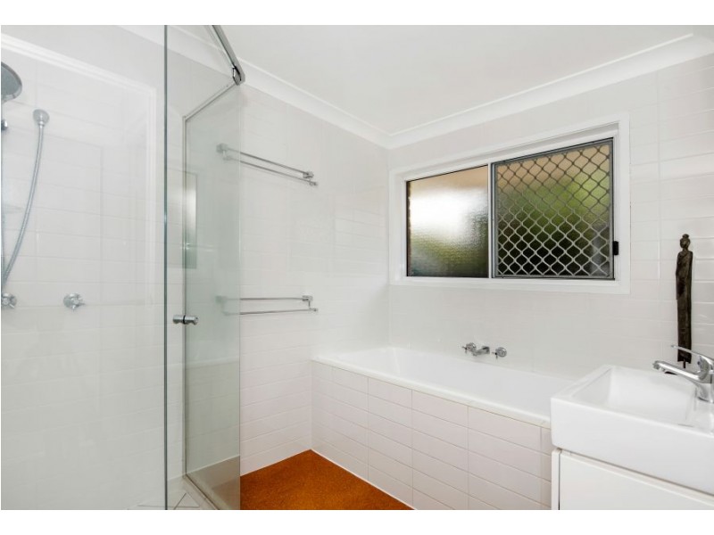 11 Pindari Crescent, Wishart QLD 4122