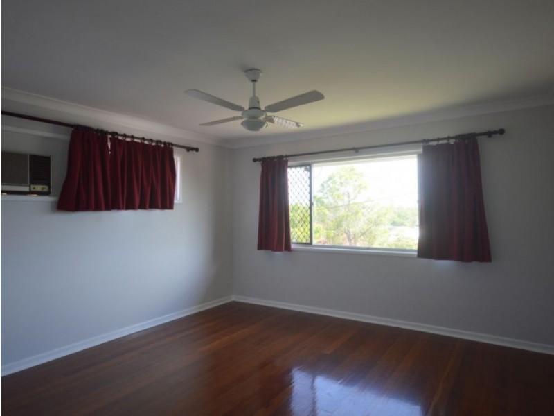 232 Broadwater Road, Mansfield QLD 4122