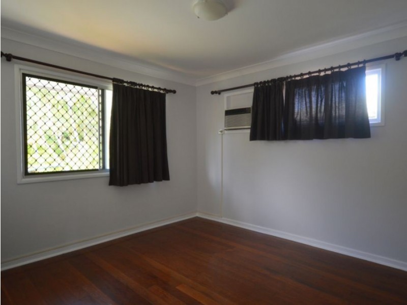 232 Broadwater Road, Mansfield QLD 4122