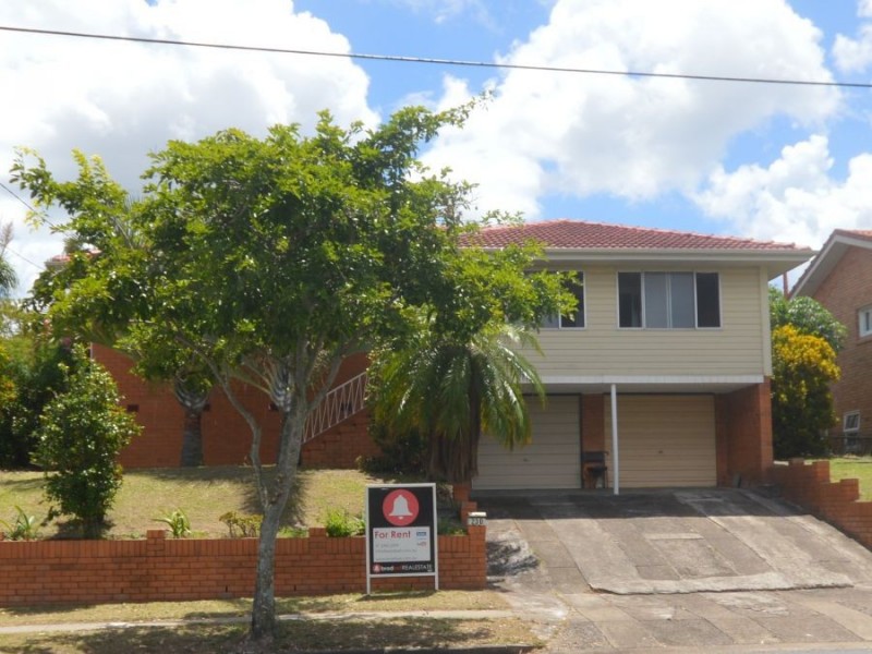 230 Broadwater Road, Mansfield QLD 4122