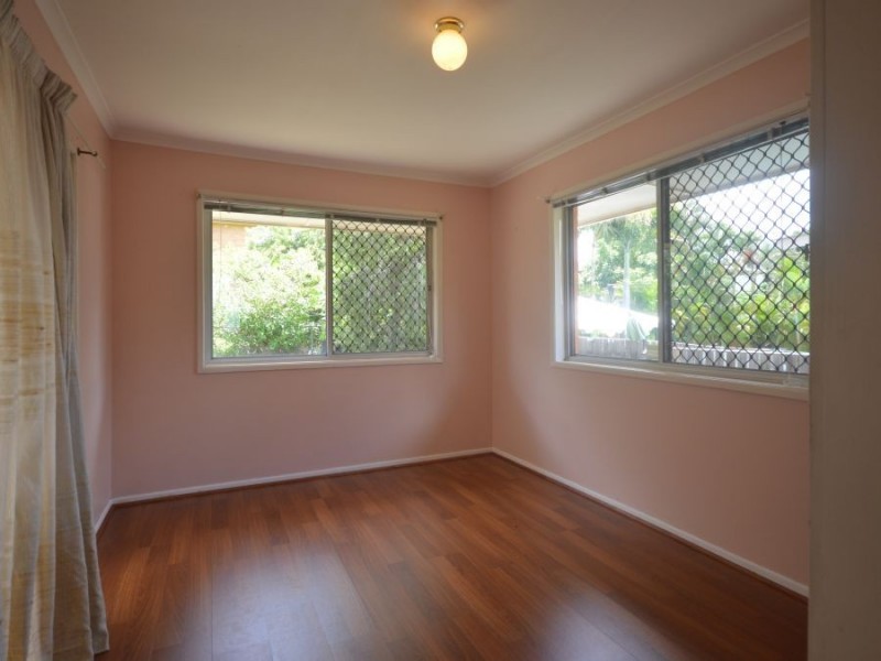 230 Broadwater Road, Mansfield QLD 4122