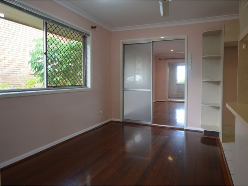 230 Broadwater Road, Mansfield QLD 4122