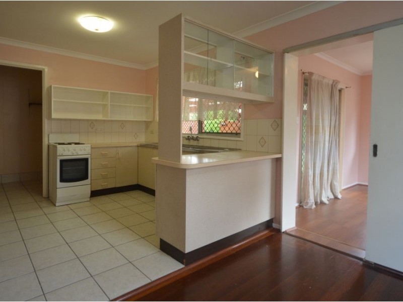 230 Broadwater Road, Mansfield QLD 4122