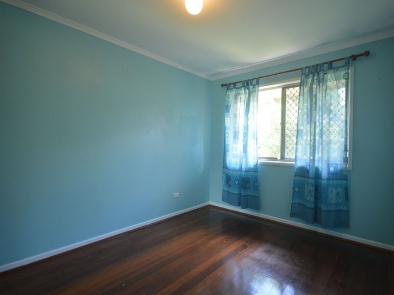 230 Broadwater Road, Mansfield QLD 4122