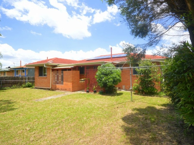 230 Broadwater Road, Mansfield QLD 4122