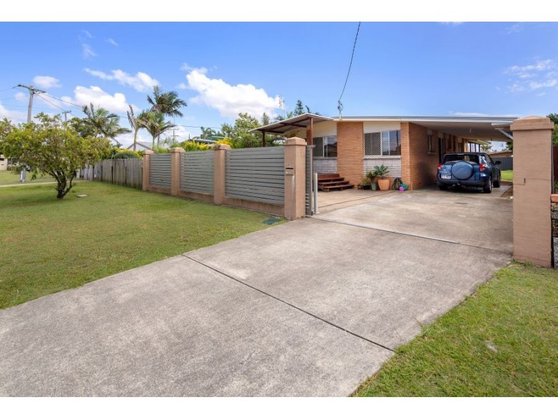 15 Nambur Street, Runaway Bay QLD 4216