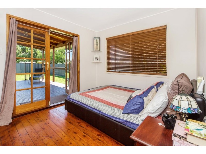 15 Nambur Street, Runaway Bay QLD 4216