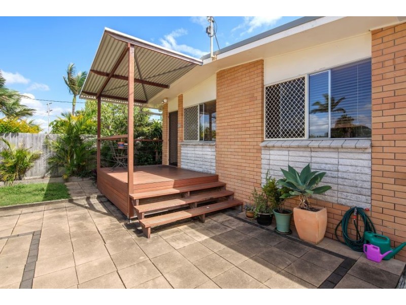 15 Nambur Street, Runaway Bay QLD 4216