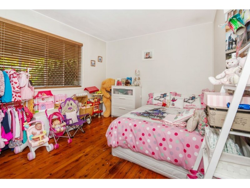 15 Nambur Street, Runaway Bay QLD 4216