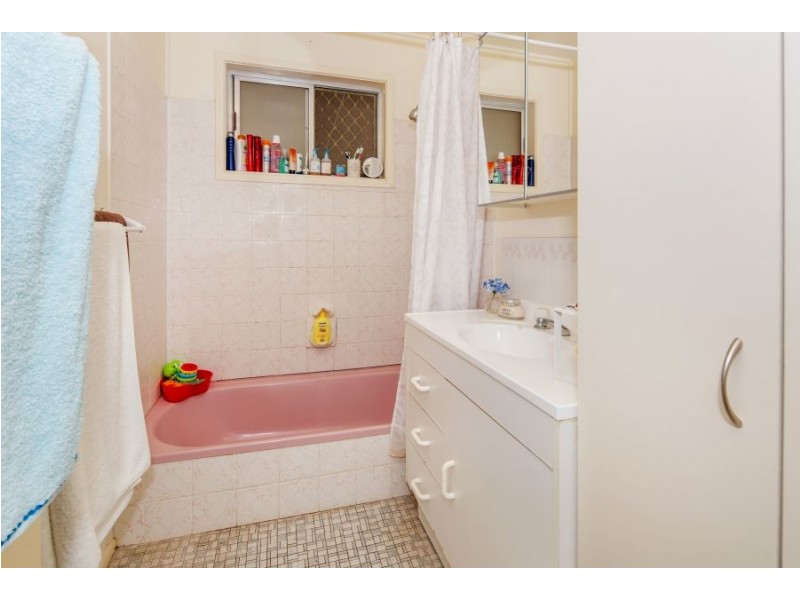 15 Nambur Street, Runaway Bay QLD 4216