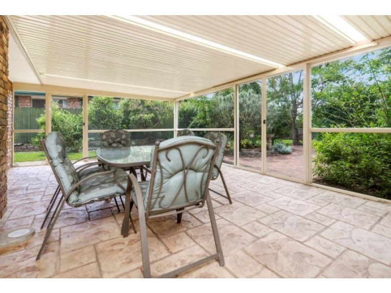 27 Mindona Street, Wishart QLD 4122