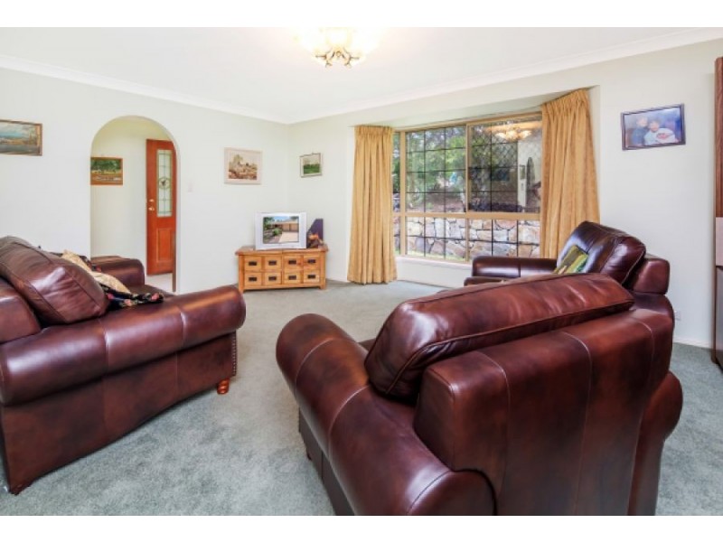 27 Mindona Street, Wishart QLD 4122