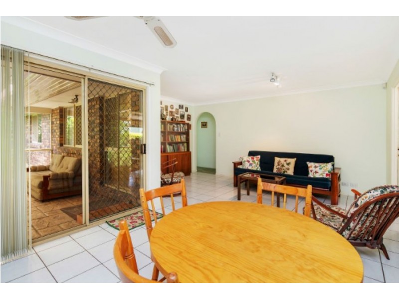 27 Mindona Street, Wishart QLD 4122