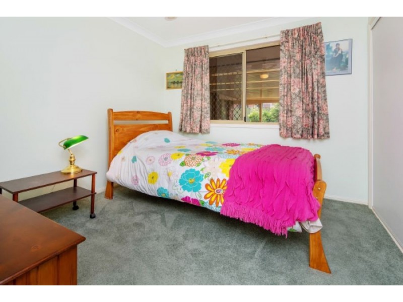 27 Mindona Street, Wishart QLD 4122