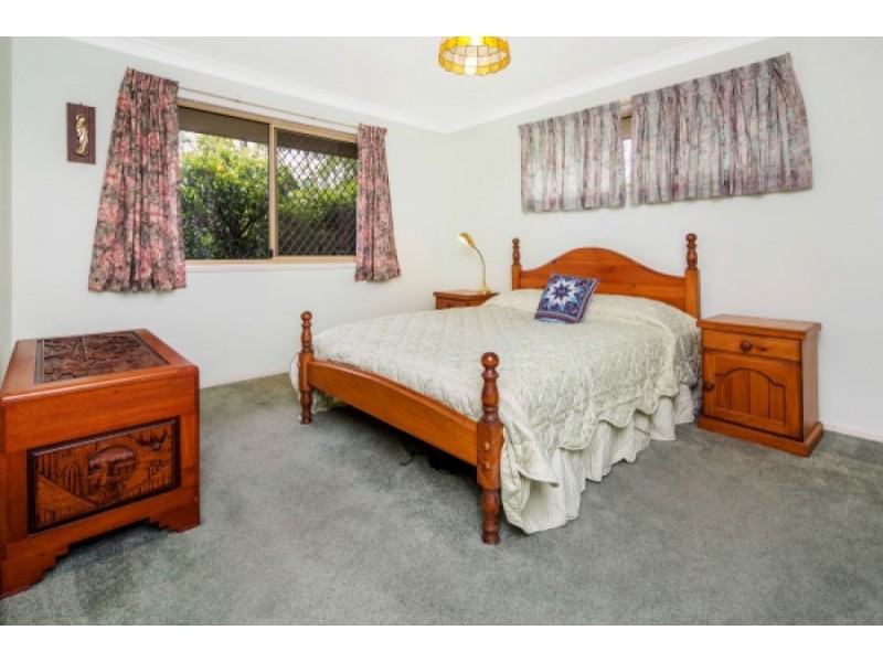 27 Mindona Street, Wishart QLD 4122