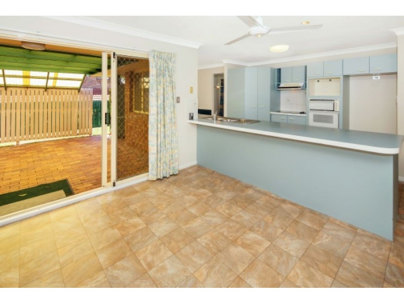 98 Delavan Street, Wishart QLD 4122