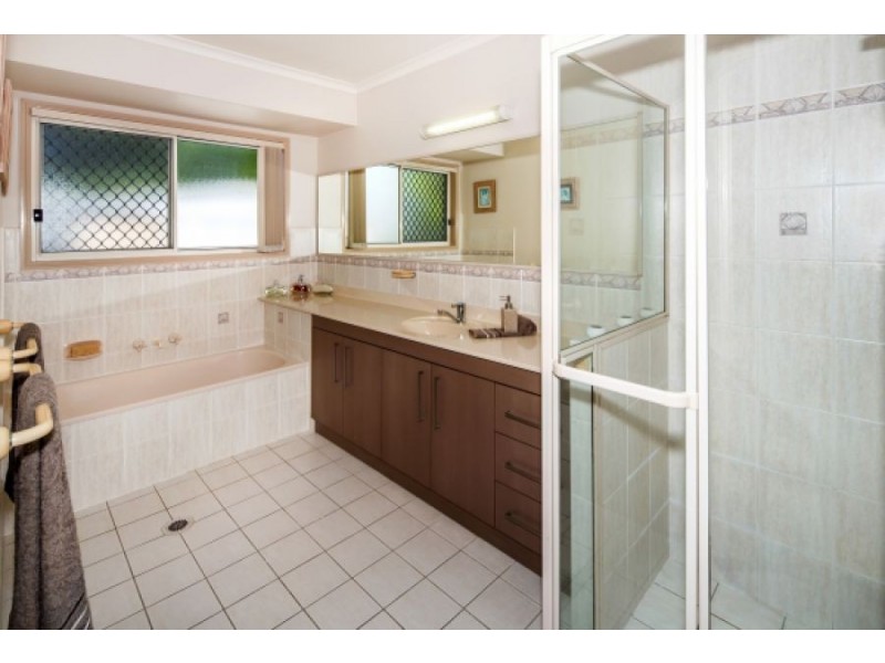 16 Casuarina Place, Mount Gravatt East QLD 4122