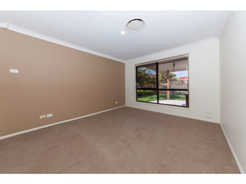 28 Aspen Street, Carindale QLD 4152