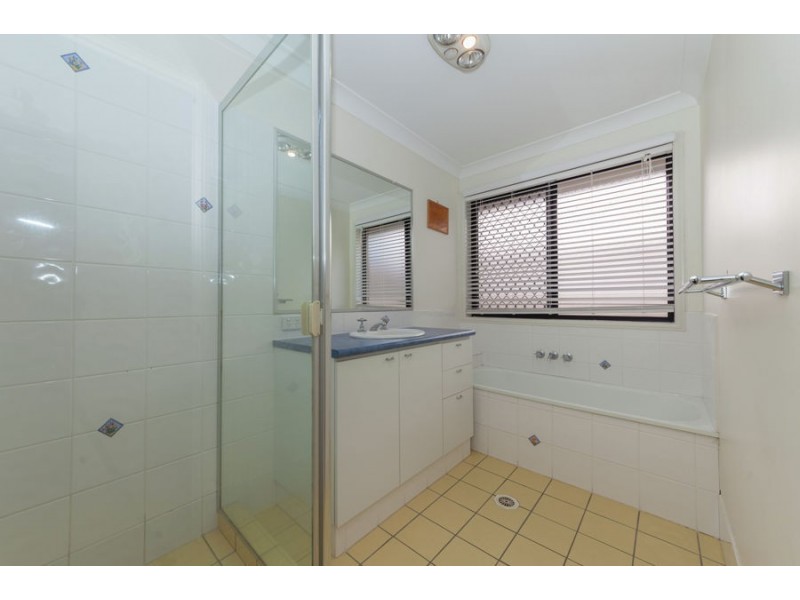 28 Aspen Street, Carindale QLD 4152