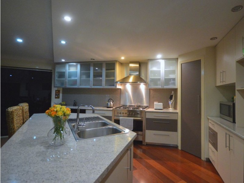 28 Aspen Street, Carindale QLD 4152