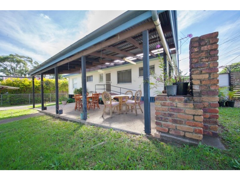 2 Arura Street, Mansfield QLD 4122