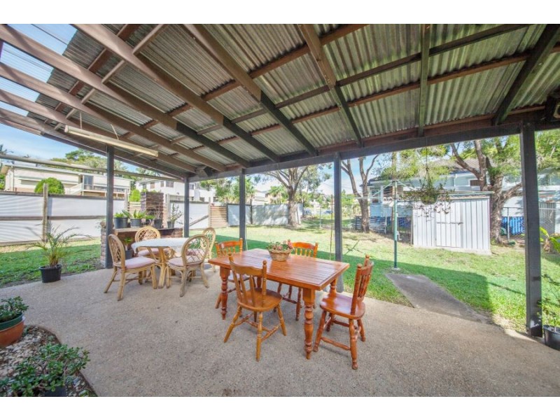 2 Arura Street, Mansfield QLD 4122