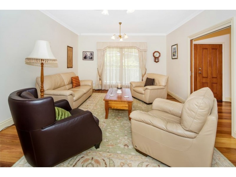 2 Nancy May Ct, Daisy Hill QLD 4127