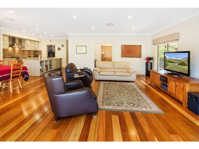 2 Nancy May Ct, Daisy Hill QLD 4127
