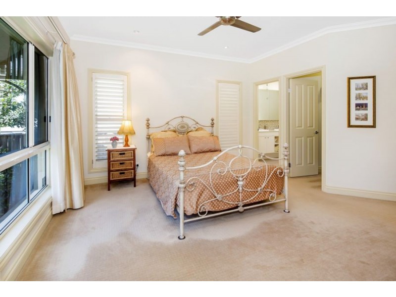 2 Nancy May Ct, Daisy Hill QLD 4127