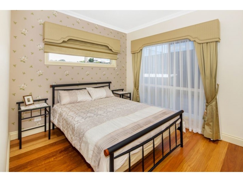 2 Nancy May Ct, Daisy Hill QLD 4127