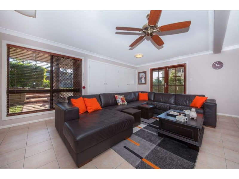 92 Ham Road, Mansfield QLD 4122