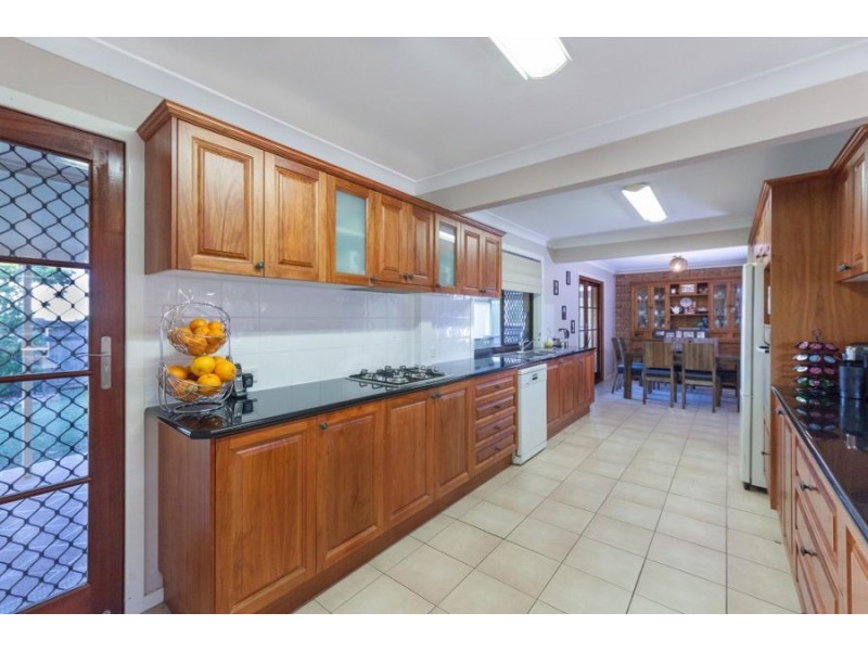 92 Ham Road, Mansfield QLD 4122