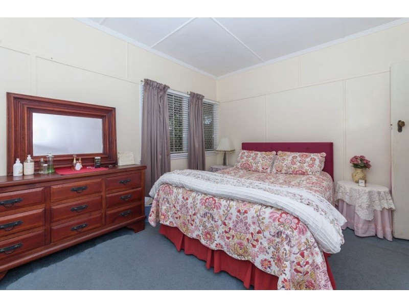 75 Mapleton Street, Mount Gravatt East QLD 4122