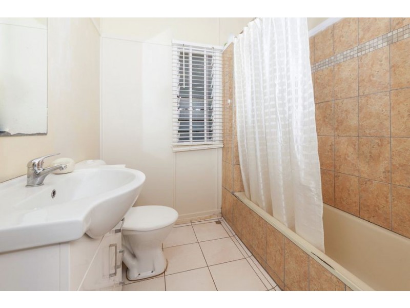 75 Mapleton Street, Mount Gravatt East QLD 4122