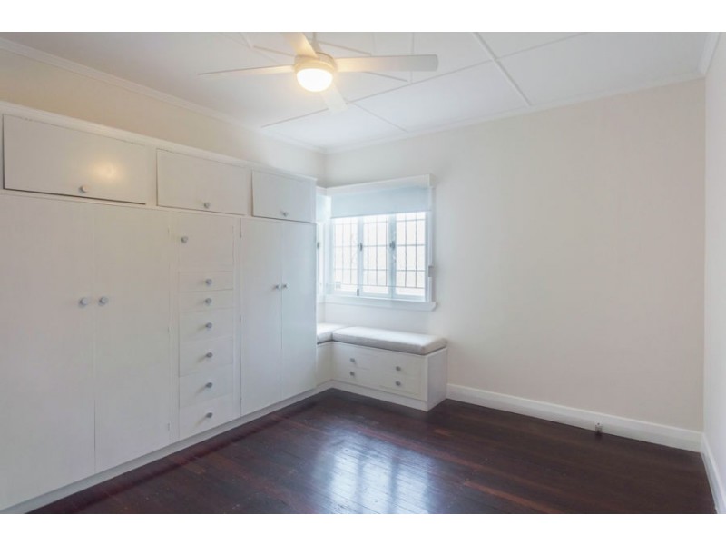 358 Nursery Road, Holland Park QLD 4121